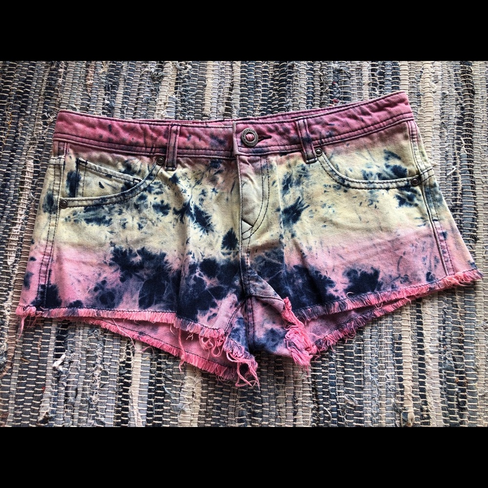 Volcom High Voltage Cut Off Fit